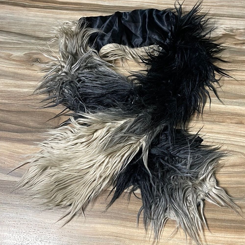 Shaggy Faux Fur Scarf Tan to Black Ombré